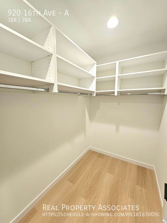 Building Photo - 920 16th Ave