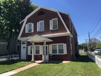 Building Photo - 452-454 Thompson Ave