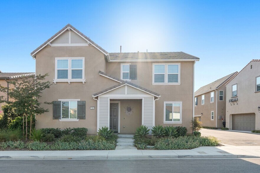 Primary Photo - 528 Tibbetts St