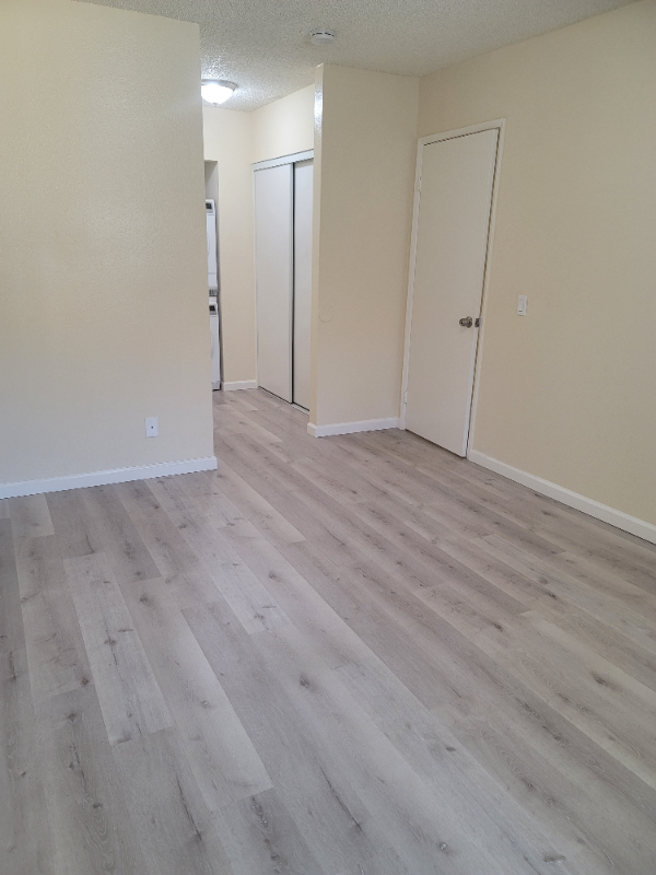 Building Photo - 9646 Winter Gardens Blvd
