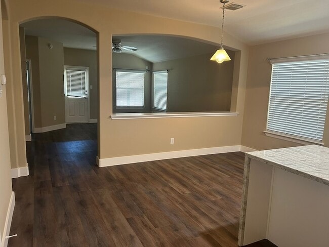 Building Photo - 20922 Barbons Heath Ct