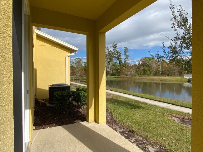 Building Photo - 3BD/2.5BA Townhome in Econ Trails Near Valencia East!