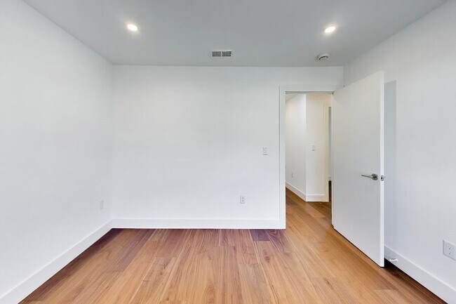 Building Photo - 4017 San Francisco Terrace