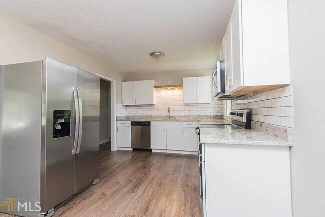 Building Photo - 502 Moseley Rd