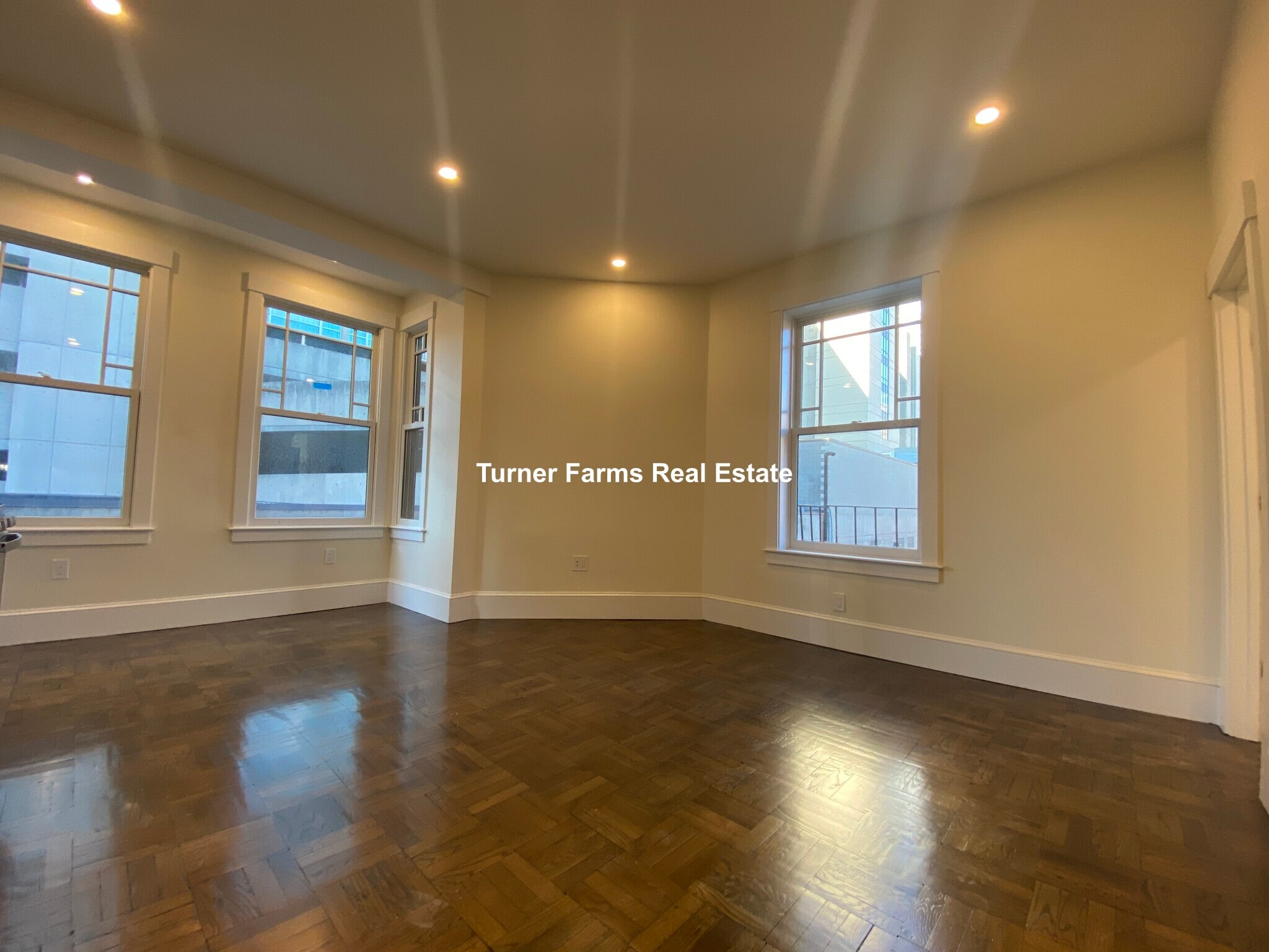 Building Photo - 261B W Newton St