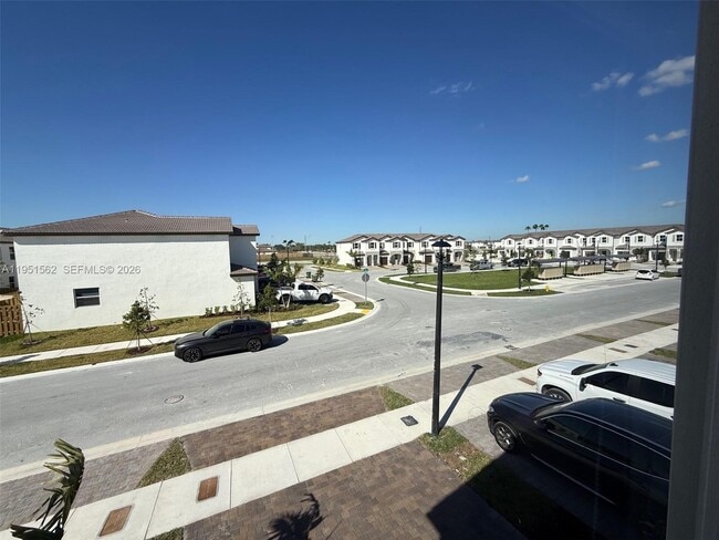 Building Photo - 2767 SE 25th Ave