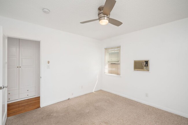 Building Photo - 11248 La Maida St