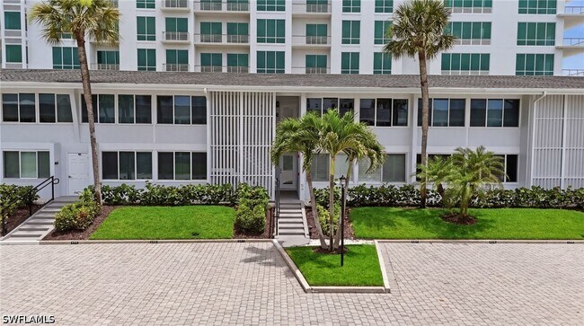 Building Photo - 1065 Gulf Shore Blvd N