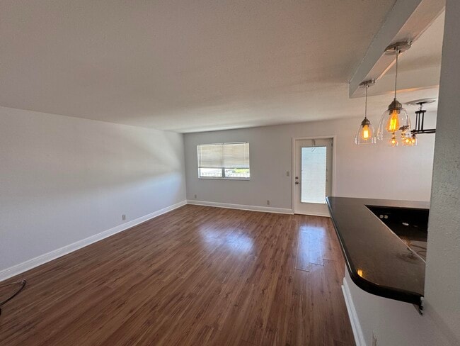 Building Photo - 457 Brittany Dr