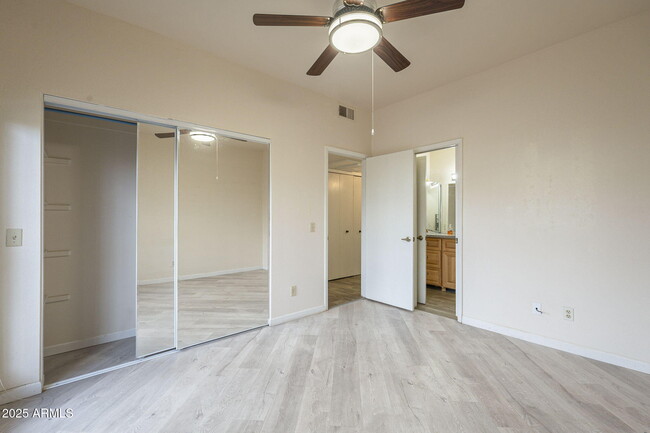Building Photo - 11666 N 28th Dr
