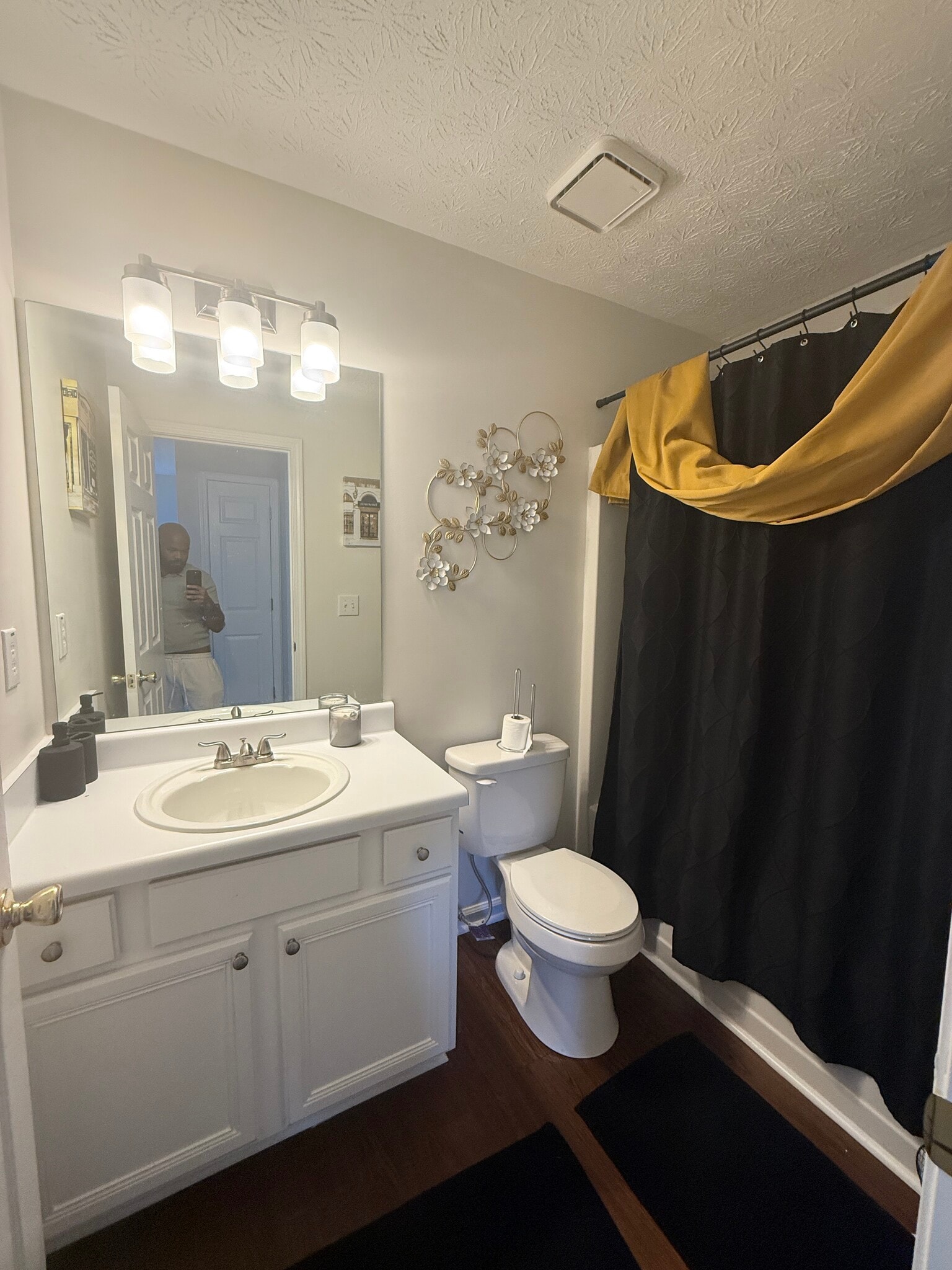 Building Photo - 380 Birchmere Close SW