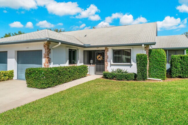 Building Photo - 188 Moccasin Trail N