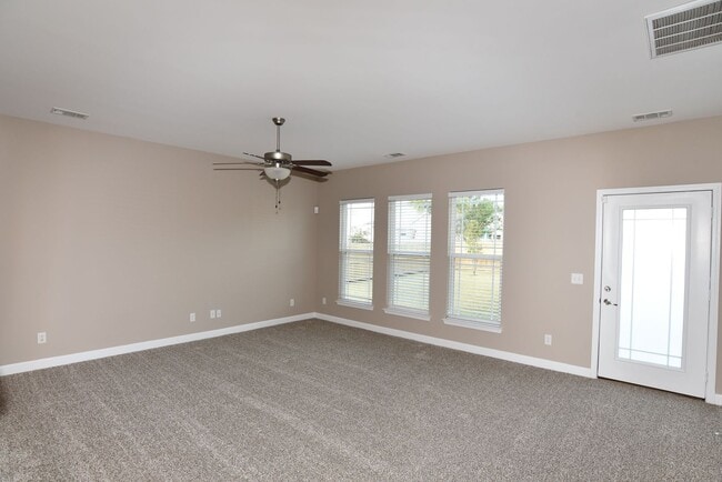 Building Photo - 179 Byron Dr