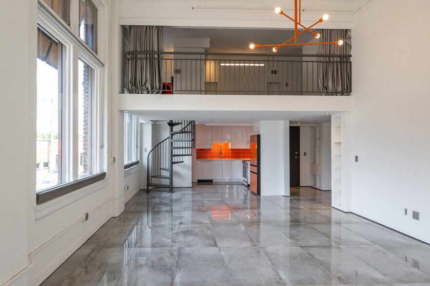 Building Photo - 523 Grand Blvd