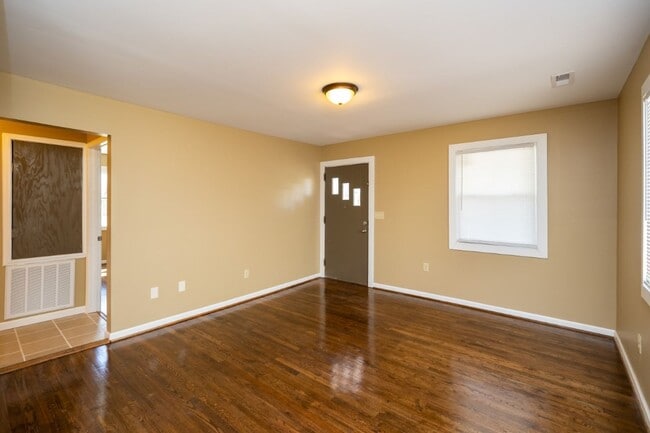 Building Photo - Move-In Ready Modern Makeover! Spacious 4-Bedroom Gem You’ll Love!