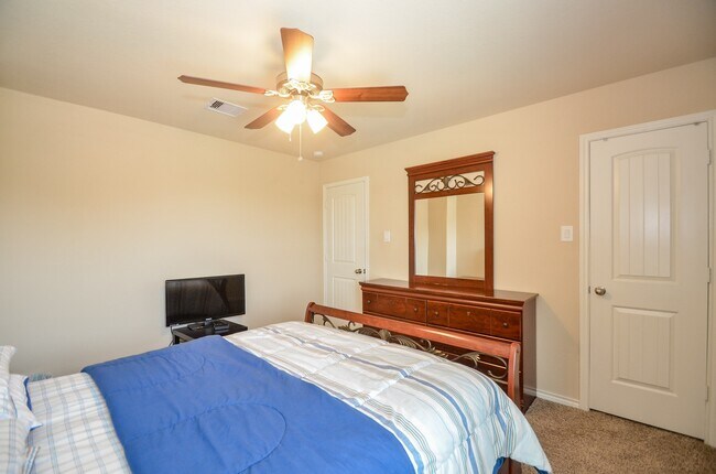 Building Photo - 9426 Barton Crossing Ln