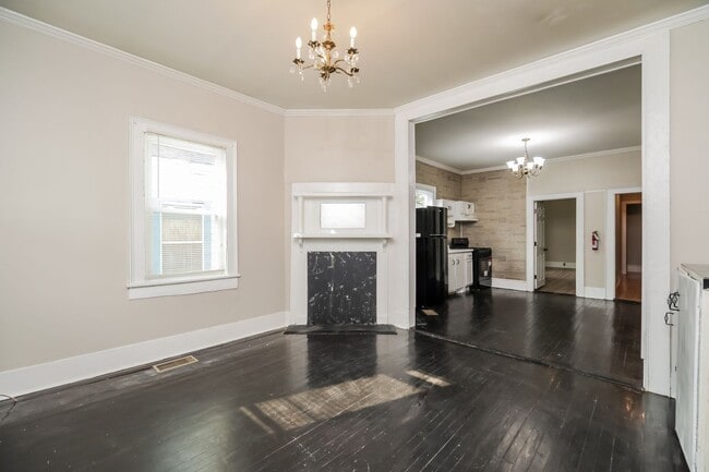 Building Photo - Charming Charleston Living ~ 3 bedroom / 2...