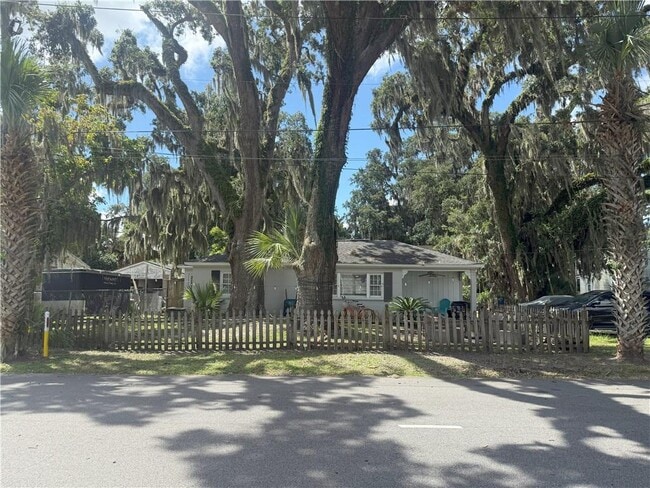 Building Photo - 1102 Albemarle St