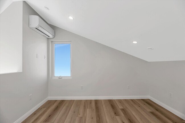 Building Photo - 4050 Cherokee Ave