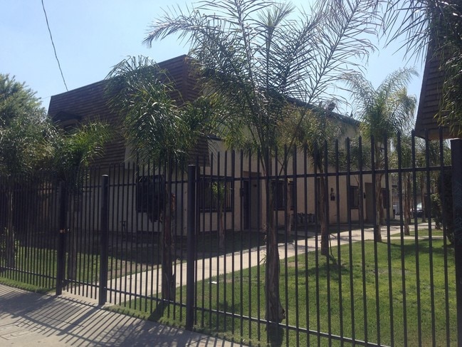 Building Photo - 1406 Sepulveda Ave