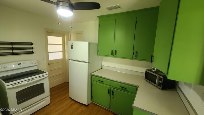 Building Photo - 4 Pleasant View Cir