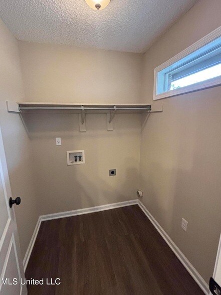 Building Photo - 1705 Cedar Lake Cove