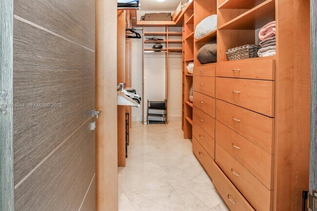 Building Photo - 15901 Collins Ave