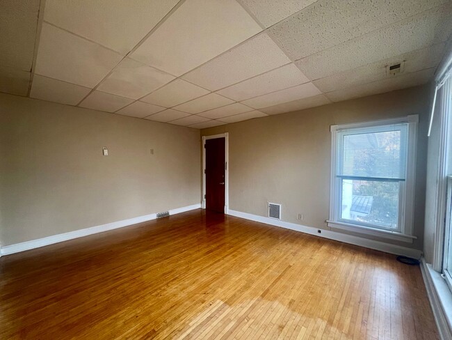Building Photo - 1220 S 20th St