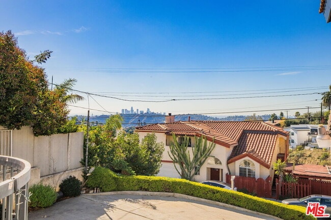 Building Photo - 3860 Cazador St