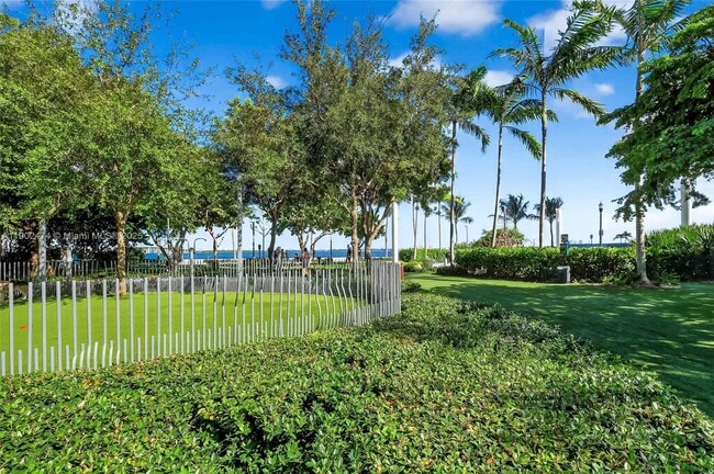 Building Photo - 480 NE 31st St