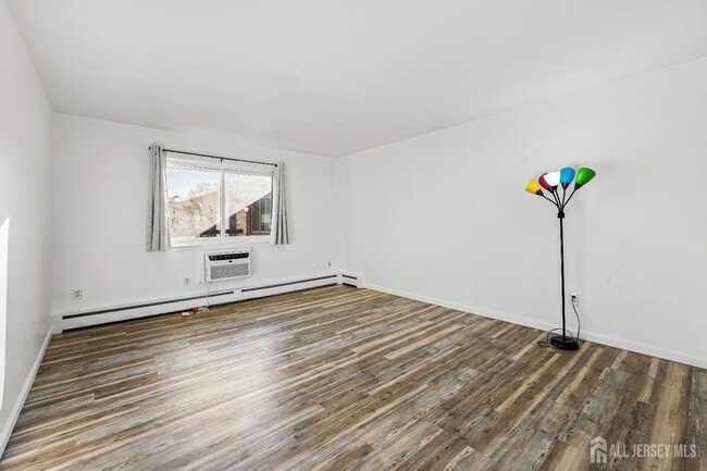 Building Photo - 128 Cricket Ln