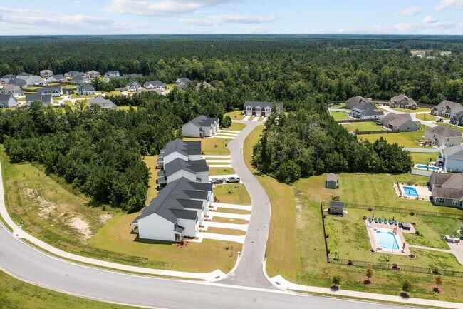 Building Photo - 247 Verrazzano Ln