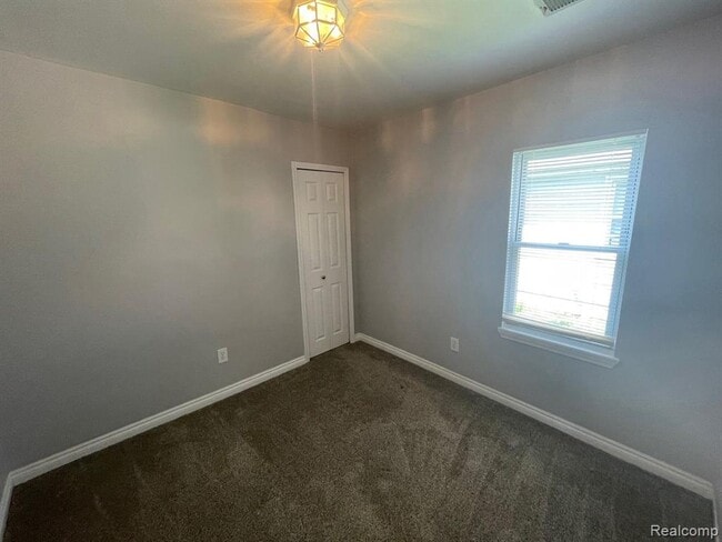 Building Photo - 2115 Symes St