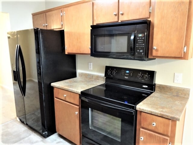 Building Photo - 11 Mills Run Ct