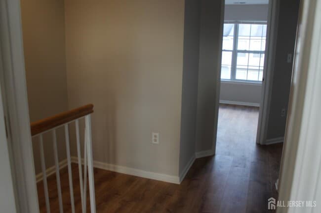 Building Photo - 53 Giera Ct