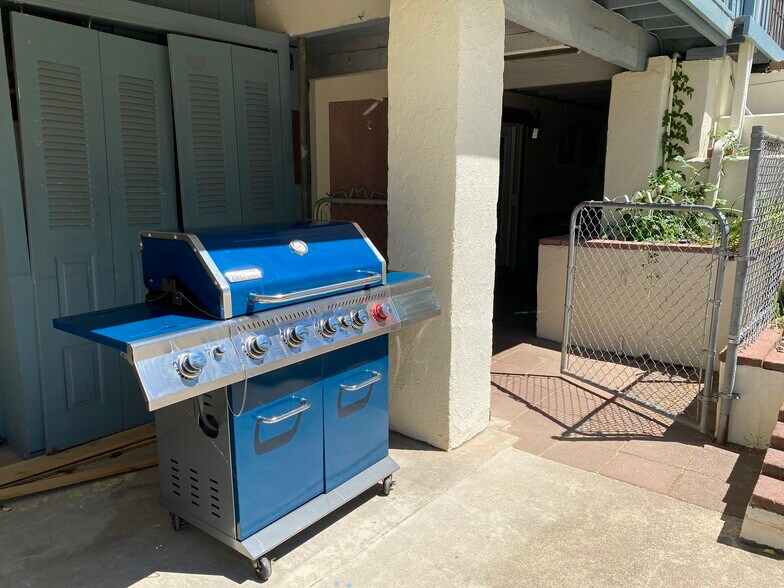 Building Photo - 4040 St Patricks Ave