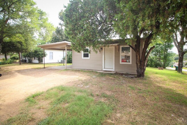 Building Photo - Cute 2-bedroom 1-bath home in Russellville!