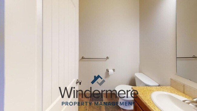 Building Photo - coll1100