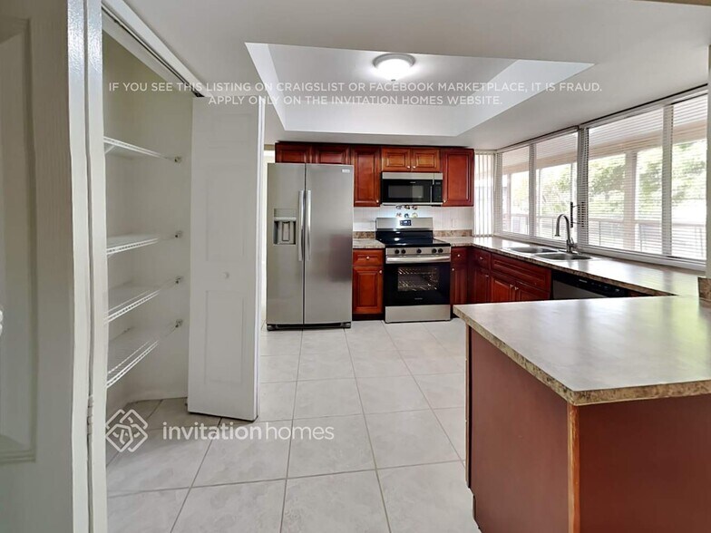 Building Photo - 11385 NW 41st St