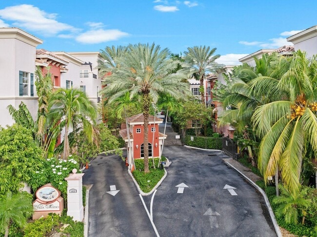 Building Photo - 1033 NE 17th Way