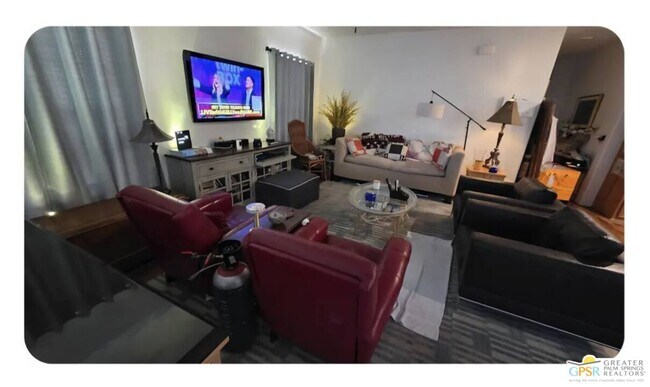 Building Photo - 15300 Palm Dr