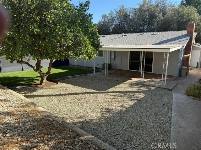 Building Photo - 1488 Bussey St W