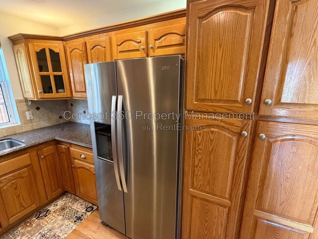 Building Photo - 237 Novara Dr