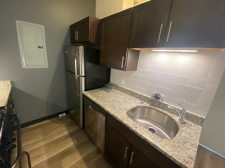 Building Photo - 147 E Berkeley St