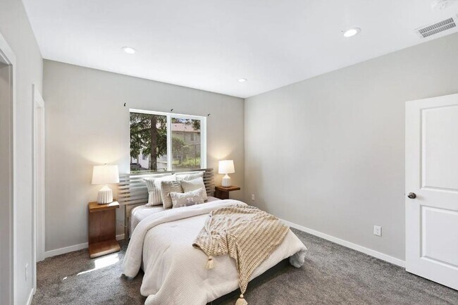 Building Photo - Modern Updates Meet Classic Charm in This 3-Bedroom Home Near Perry District