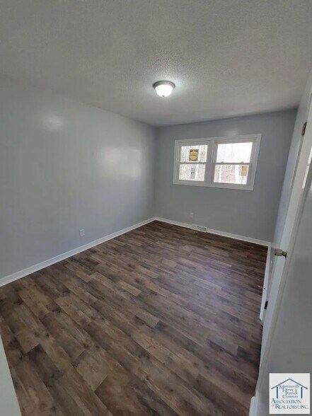 Building Photo - 122 Pony Pl