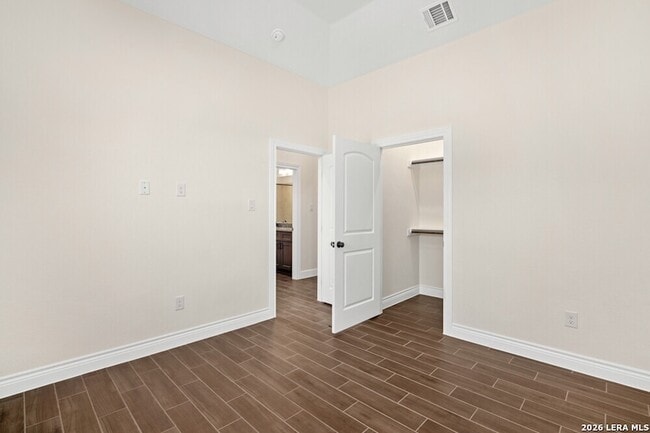 Building Photo - 406 Park Cir