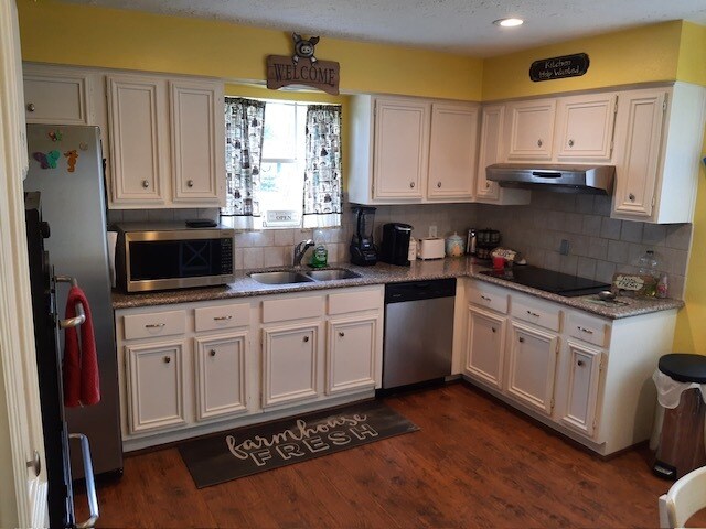 Building Photo - 22730 Elm Bark St