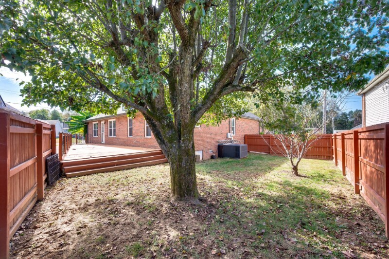 Building Photo - 3600 Burwick Pl