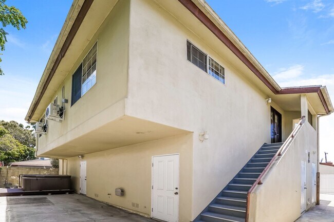 Building Photo - Washington Duplex
